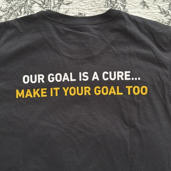 MLS Soccer Kicks Cancer t-shirt - Picture 2 of 3